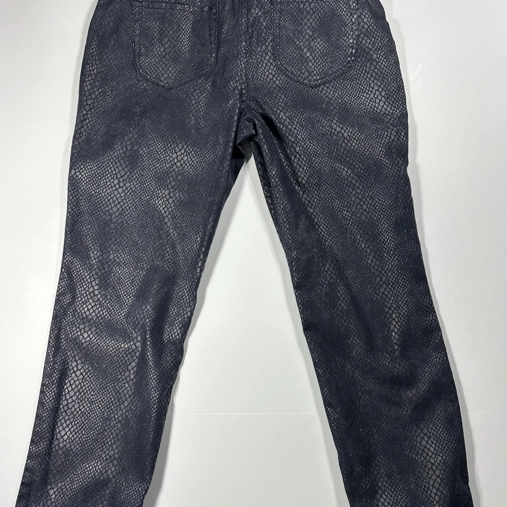 Woman’s Vintage Chicos Platinum Denim Lizard Print Jeans Size 1.5 Short​​ - Picture 7 of 7